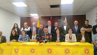 Eğitim-Sen Genel Merkezi’nde bir araya gelen eğitimciler, bazı siyasi partiler