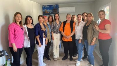 Defne Belediye Başkanı’nın eşi Fidan Özgün başkanlığındaki kadın heyeti, ilçenin