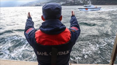 Sahil Güvenlik Komutanlığı, en az lise veya dengi okul mezunu