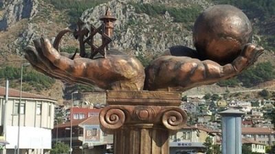 Hatay’ın merkezi Antakya, son depremde büyük zarar gören şehirlerin başında