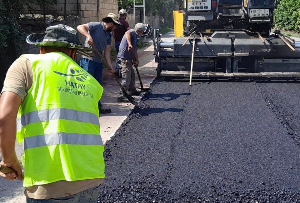 Hatay Büyükşehir Belediyesi yetkilileri,