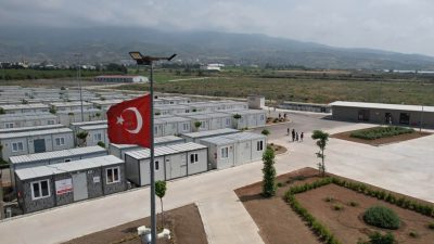 Arsuz’da yüzlerce aileyi barındıran ve yaşanan acıları mümkün olduğunca dindirmeyi