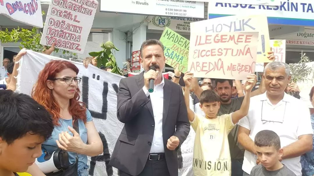 Sami Üstün Höyük sakinlerini yalnız bırakmadı