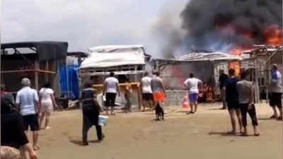 Hatay’ın Erzin ilçesinde çıkan baraka yangını itfaiye ekiplerinin müdahalesiyle söndürüldü.
