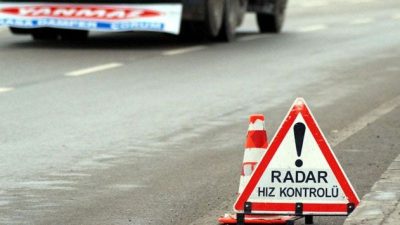 Hatay’da bugün hız kontrolleri, ilçeler arası yollarda radarla yapılıyor. Haftanın