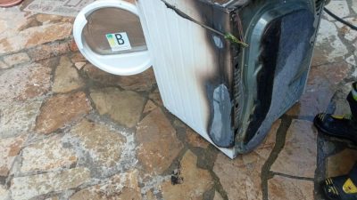 Hatay’ın Defne ilçesine bağlı Bostancık Mahallesi’nde bir evde çamaşır makinesinde