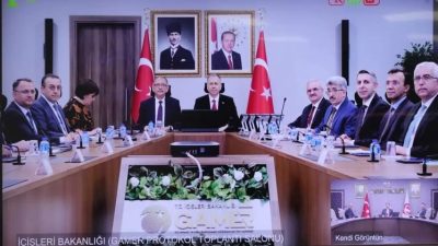 İçişişleri Bakanı Ali Yerlikaya’nın ev sahipliğinde gerçekleşen toplantıya, Hatay Valisi