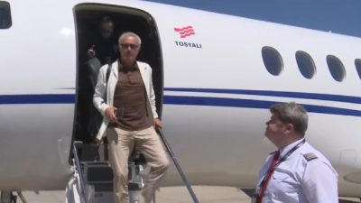 Fenerbahçe yeni teknik direktörü Jose Mourinho’ya kavuştu. İstanbul’a gelen Portekizli