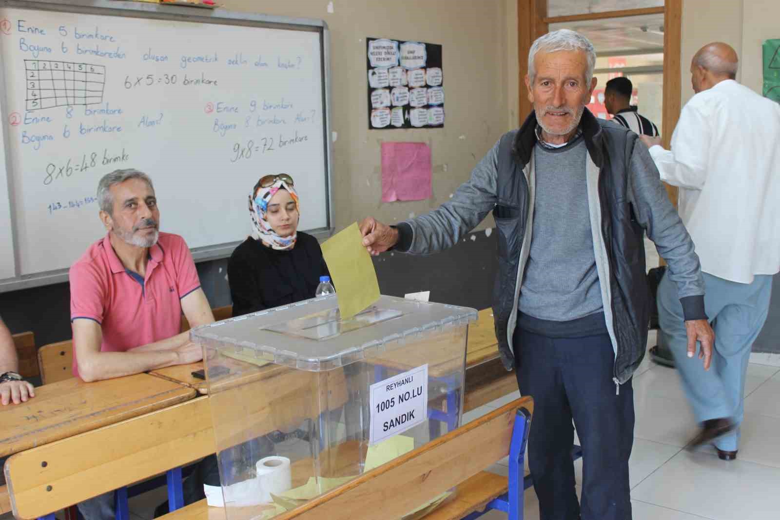 Vatandaşlar muhtarlık seçimi için yeniden sandık başına gitti