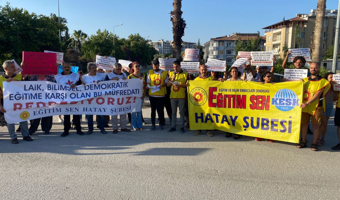Eğitim Sen Hatay Şube Başkanı Özgür Tıraş, gerici olarak nitelendirdikleri