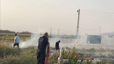 Reyhanlı’da önceki gün, ilçe mezarlığı etrafında yangın çıktı. Reyhanlı-Yenişehir mezarlığı