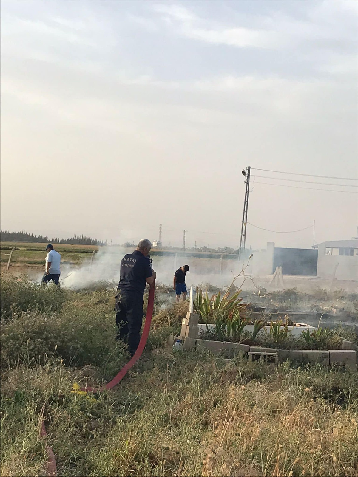 Ölülere rahat yok! mezarlık çevresinde yangın çıktı