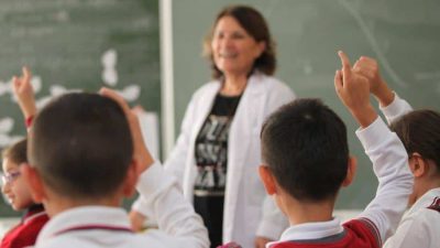 Öğretmenlik Meslek Kanunu (ÖMK) teklifi kapsamında meslekte 20 yılını dolduran