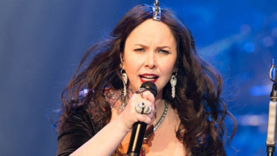 Bir süredir yaşadığı sağlık sorunları nedeniyle sahnelerden ve konserlerden uzak