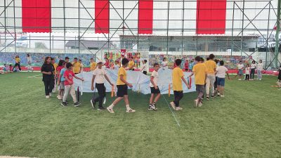 Hatay’da depremlerden etkilenen çocukların yaşadıkları travmayı sanat çalışmalarıyla atlatmalarını sağlamak