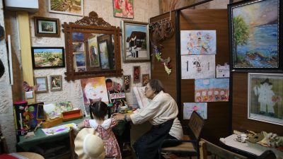 Hatay'da 68 yaşındaki emekli sınıf öğretmeni Zeynep Erişti, tarihi Sokullu