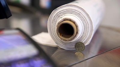 Bakan Özhaseki, plastik poşetlerin ücretlendirilmesi uygulamasıyla 1 milyon tondan fazla