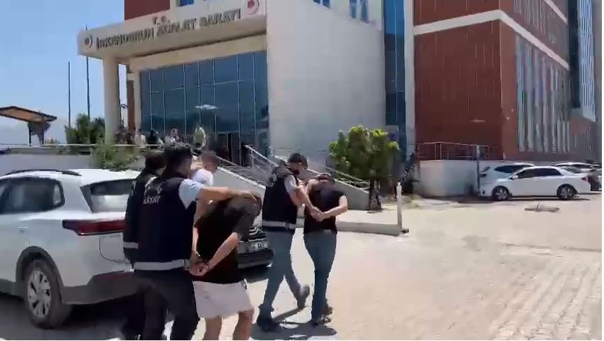 İskenderun’un Hürriyet Mahallesi’nde gerçekleşen ateşli silahla yaralama ve suçluyu kayırma