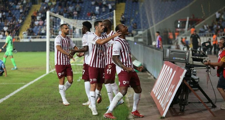 Hatayspor’un sahipsizliği, yıldız futbolcularına başka kulüplerin göz dikmesine yol açıyor.