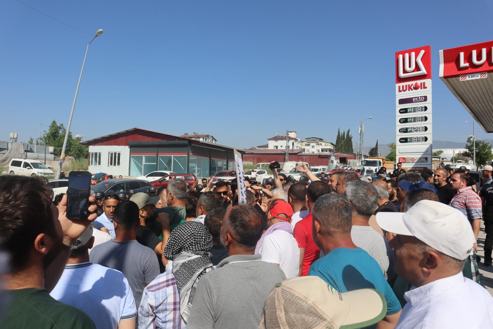 Aksaray Mahallesi’nin gündemi “Rezerv Alan”: Mahalle sakinlerinden protesto