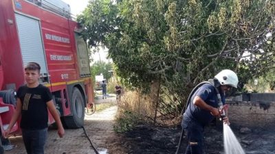 Hatay’ın Altınözü ilçesinde meydana gelen bahçe yangını, itfaiye ekiplerinin hızlı