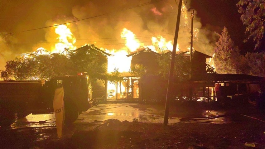 Birçok tatilcinin anısı olan Kadir’in Bungalov evleri yandı