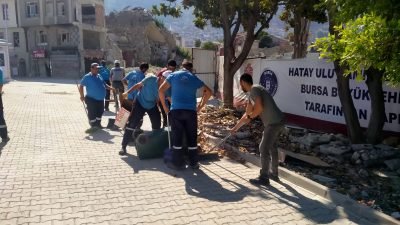 Antakya Belediyesi, şehrin her köşesinde temizlik çalışmalarını aralıksız olarak sürdürüyor.