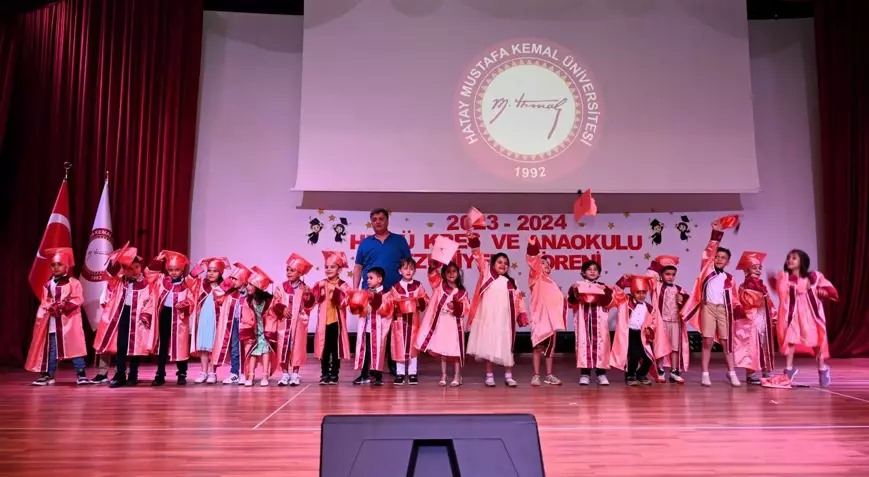 Anaokulunun miniklerinde ilk mezuniyet heyecanı