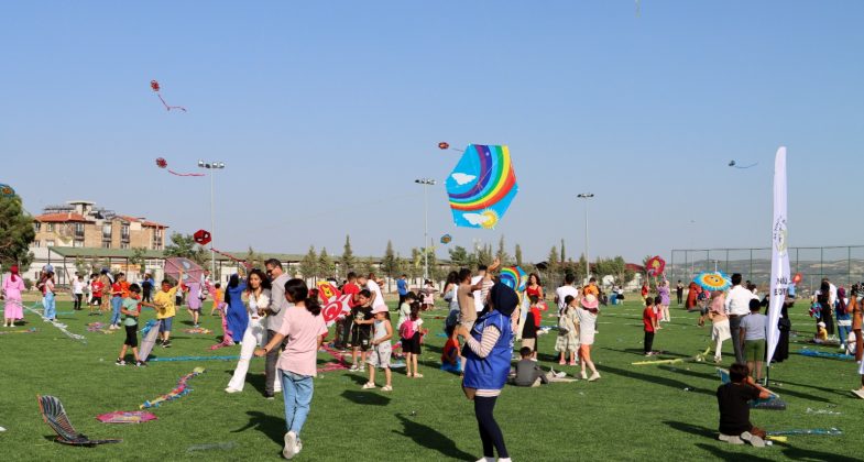 Uçurtma Şenliği Coşkusu Altınözü’nde