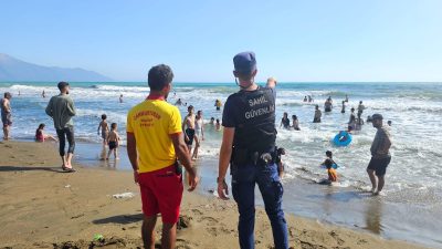 Bayram tatilinde Samandağ sahillerinde 9 kişi boğulma tehlikesi geçirdi, maalesef