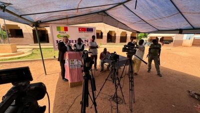 Saadet Partisi Hatay Milletvekili Necmettin Çalışkan, bayramını Afrika ülkesi Mali’de