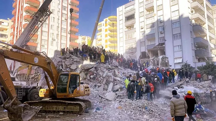 Depremde yıkılan Alpargün Apartmanı’nda yetersiz demir kullanımı