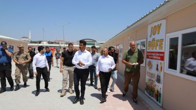 Altınözü Kaymakamı Mehmet Sert, Altınözü Belediye Başkanı Rıfat Sarı, Altınözü