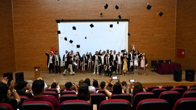 Hatay Mustafa Kemal Üniversitesinde 3 fakültede daha mezunlar diploma aldı.