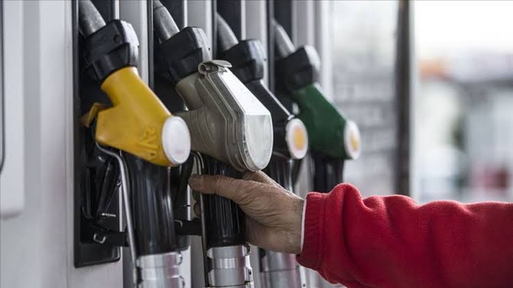 Brent petrol ve döviz kurundaki dalgalanmalar, akaryakıt fiyatlarına indirim ve