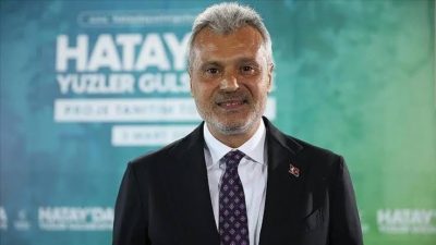 Hatay Büyükşehir Belediye Başkanı Mehmet Öntürk, hizmette Hatay’ın 15 ilçesini