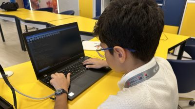 Hatay’ın İskenderun ilçesinde, 11 yaşındaki ortaokul öğrencisi Mete Taş, trafikte