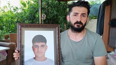 Hatay’da kullandığı motosikletin yola aniden çıkan sahipsiz köpeğe ve ardından