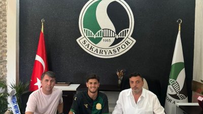 Hatayspor’un genç futbolcusu Engin Can Aksoy, Sakaryaspor’la anlaşarak 2 yıllık