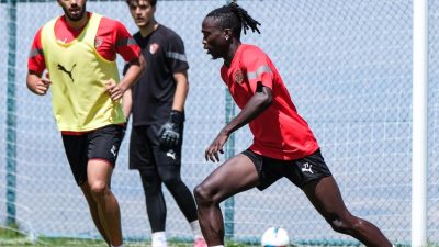 Hatayspor, yeni sezon çalışmalarını Erzurum’da sürdürüyor. Erzurum-Palandöken Yüksek İrtifa Merkezi’ndeki