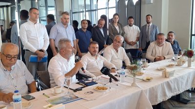 Hatay Büyükşehir Belediye Başkanı Mehmet Öntürk, düzenlediği basın toplantısında Hatay’ı