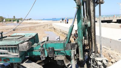 İskenderun Sahili iskele bölgesinde yaşanan su sızıntılarını önlemek amacıyla Jetgroud