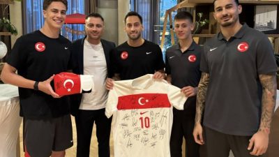 ABD’nin dünyaca ünlü şampiyon boksörlerinden Mike Tyson, önceki gece oynanan