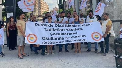Tüm Öğretmenler Birliği Sendikası (TÖBSEN) Yürütme Kurulu Başkanı Deniz Ezer,