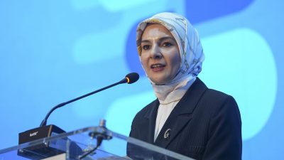 Aile ve Sosyal Hizmetler Bakanı Mahinur Özdemir Göktaş, gündüzlü bakım