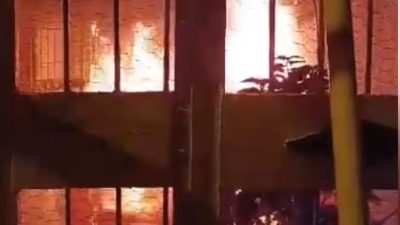 Hatay’ın İskenderun ilçesine bağlı Yıldırımtepe Mahallesi’nde bir evde çıkan yangın,