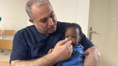 Dr. Akın, “Zor kıta Afrika’da, zor bir hayata başlangıç yapan