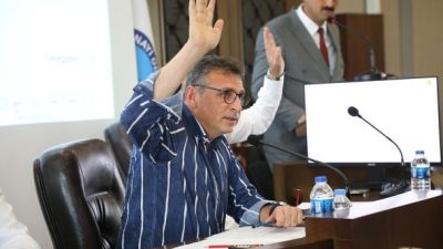 İskenderun Belediye Başkanı Mehmet Dönmez, seçim öncesi verdiği sözleri yerine