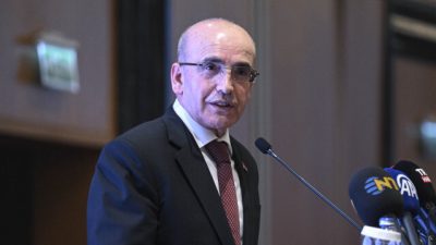 Hazine ve Maliye Bakanı Mehmet Şimşek, yeni vergi paketinin detaylarını