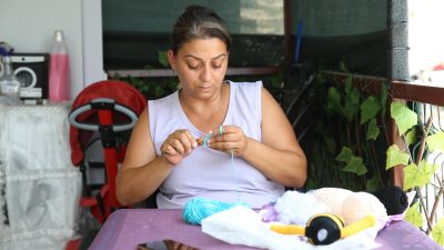 Hatay’ın İskenderun ilçesinde depremde 14 yaşındaki oğlunu kaybeden Hatice Kılıç,